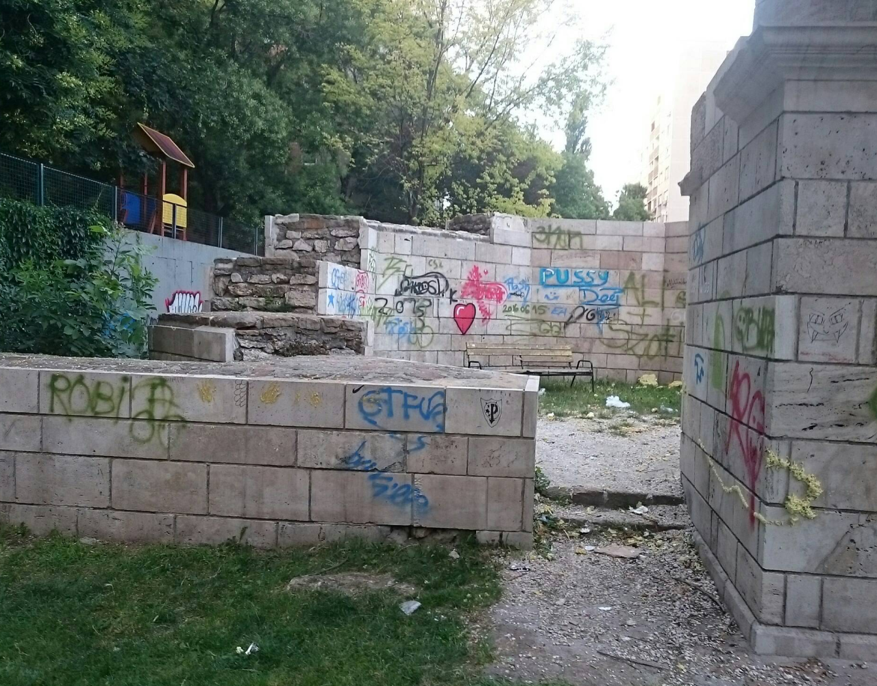 műemlék rongálás 1
