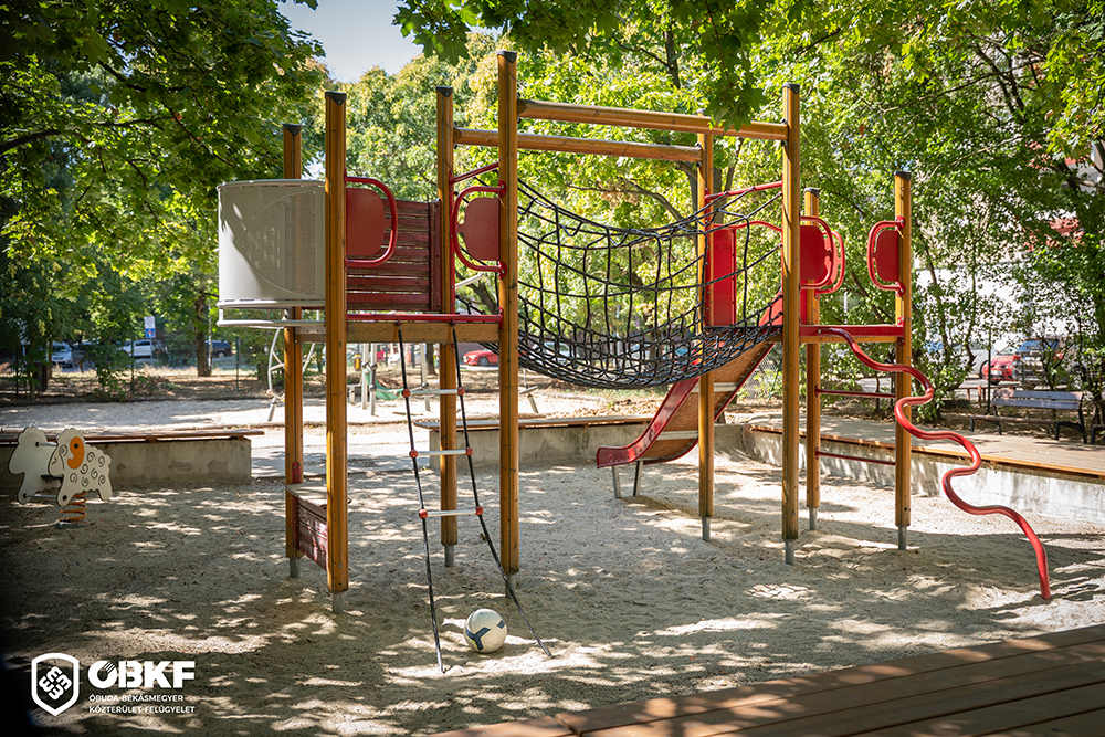 varosuzi jatszoter logos